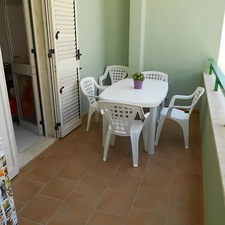 Ferienhaus Bilocale Al Mare Baia